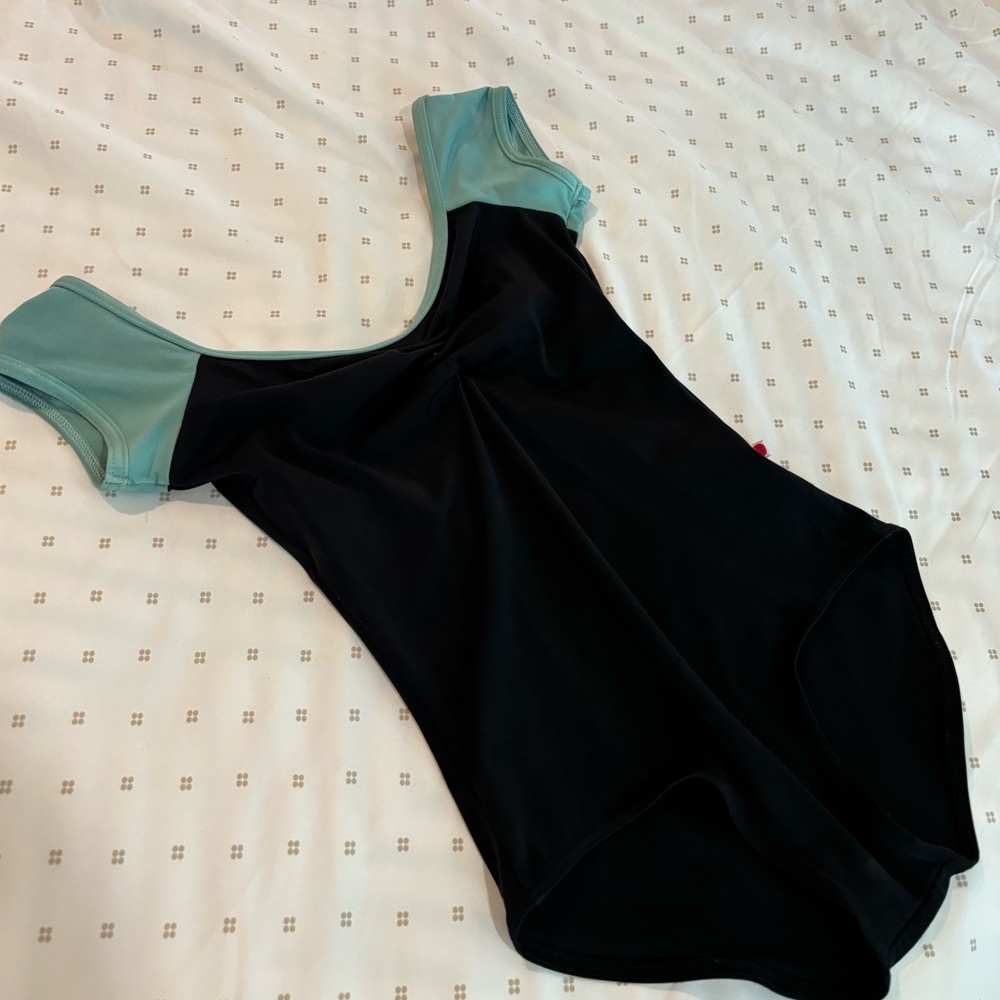 Yumiko Leotard w/ Pinch